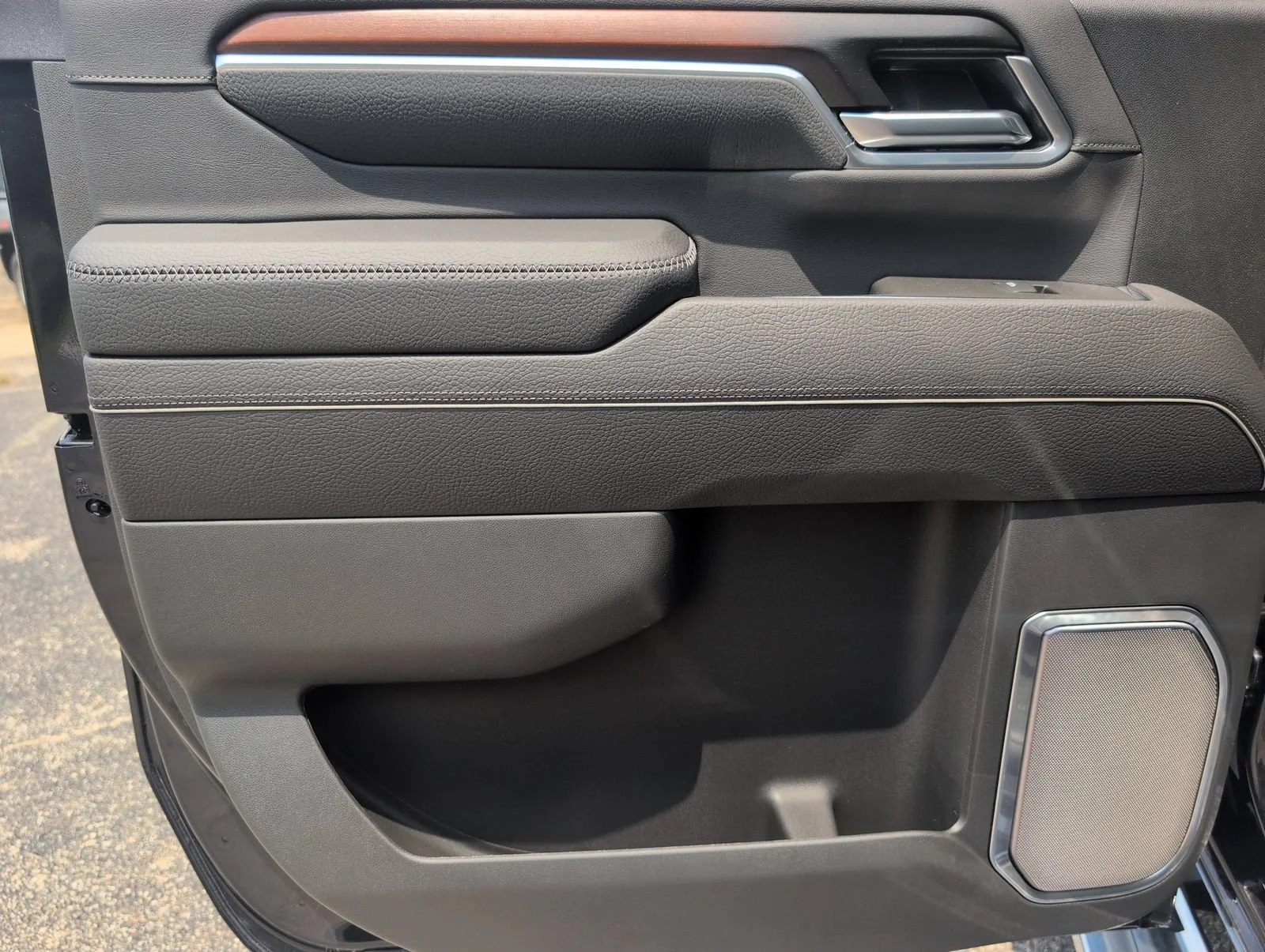 New 2026 Titanium Rush Metallic GMC Denali image 32