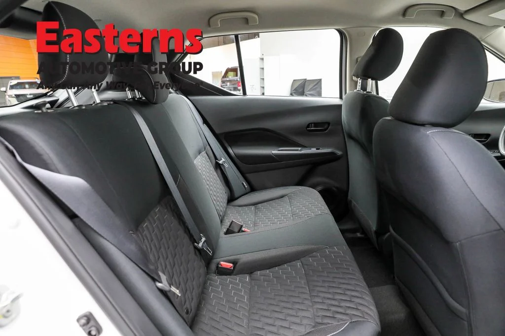 Used 2022 White Nissan S image 22