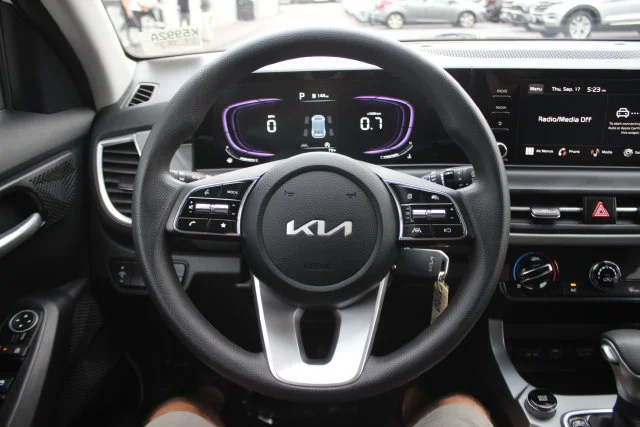 Used 2025 White Kia LX image 13