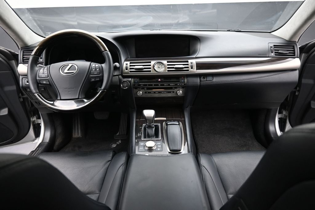 Used 2013 Silver Lexus 460 L image 14