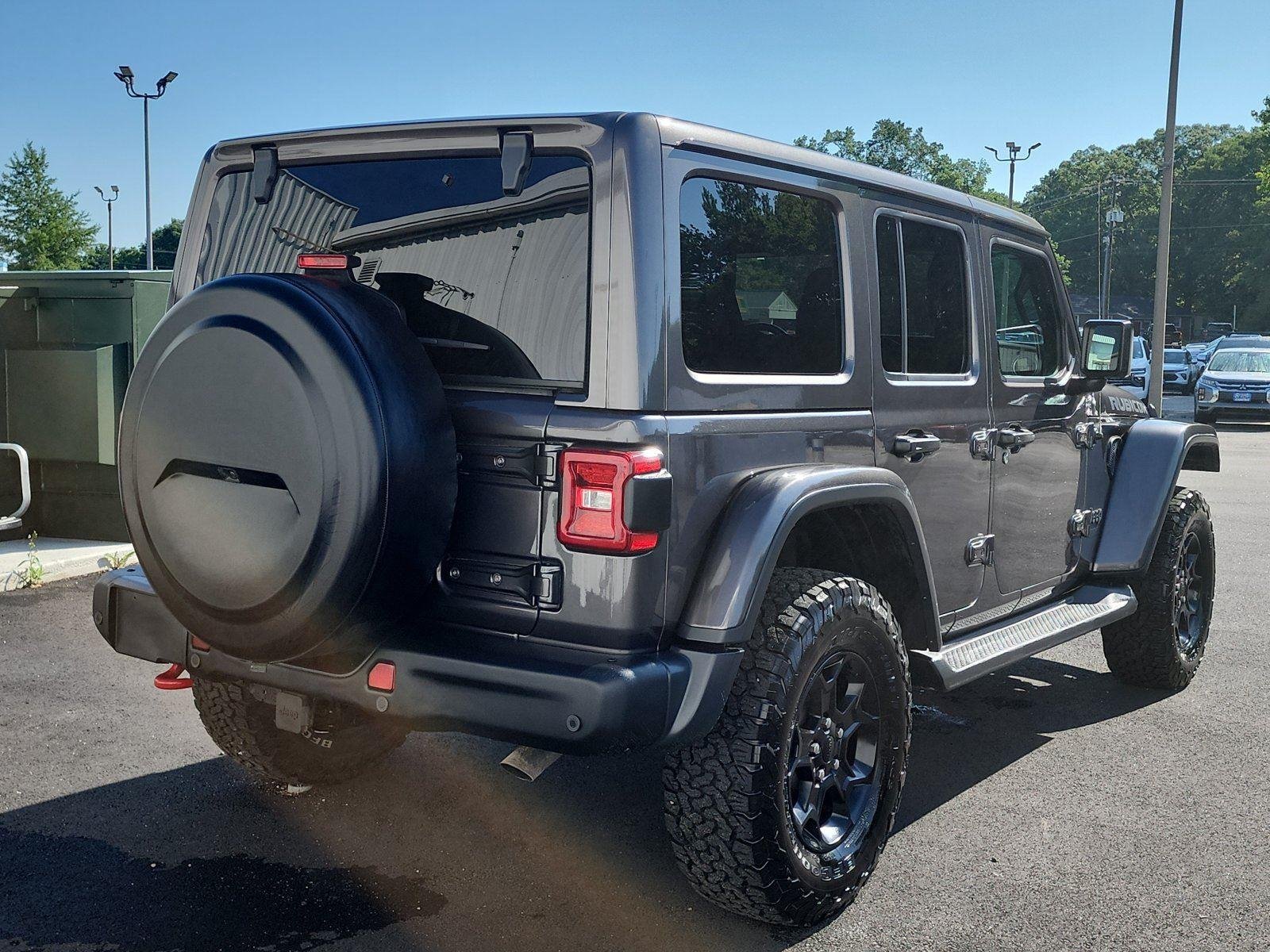 Used 2020  Jeep Rubicon image 5