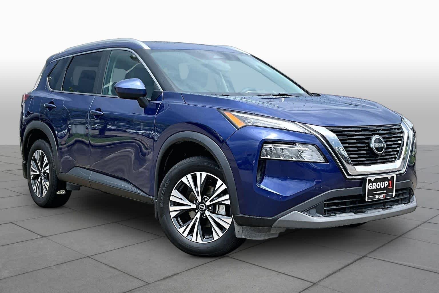 Used 2023 Caspian Blue Metallic Nissan SV image 3