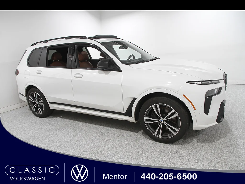 2025 BMW X7 M60i