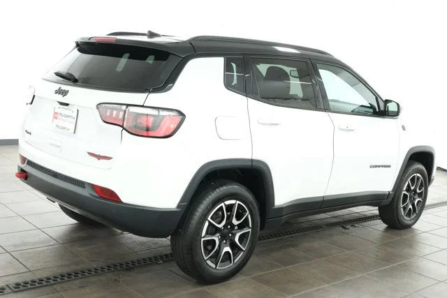 Used 2024 White Jeep Trailhawk image 7
