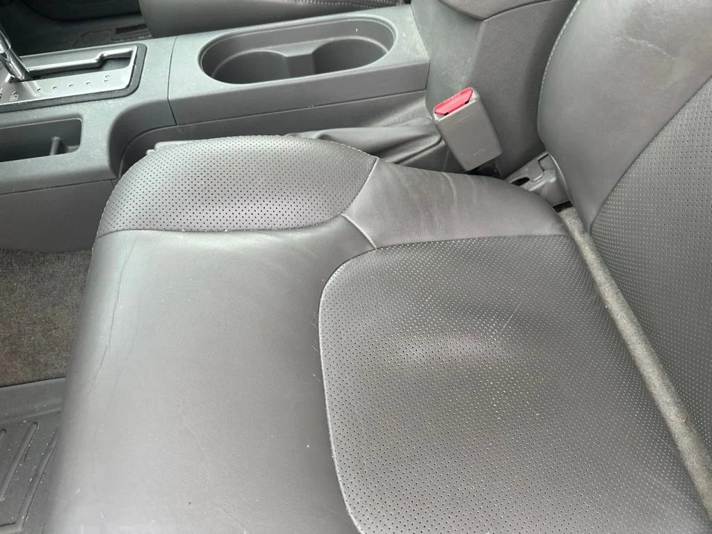 Used 2011 White Nissan SL image 4