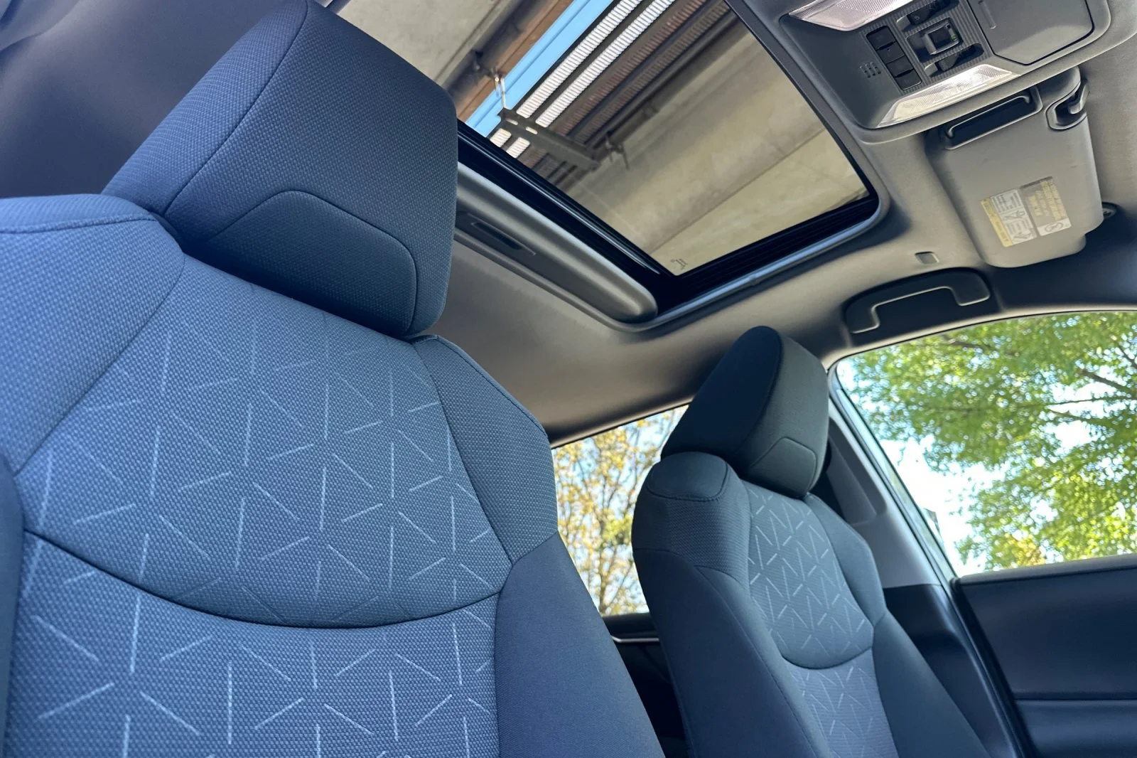 2023 Toyota RAV4 XLE - Photo 23