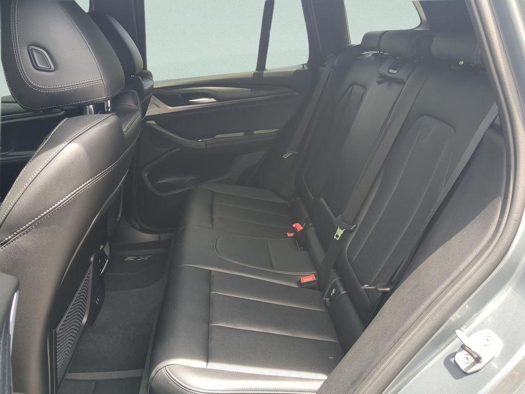 Used 2024 Gray BMW sDrive30i image 10