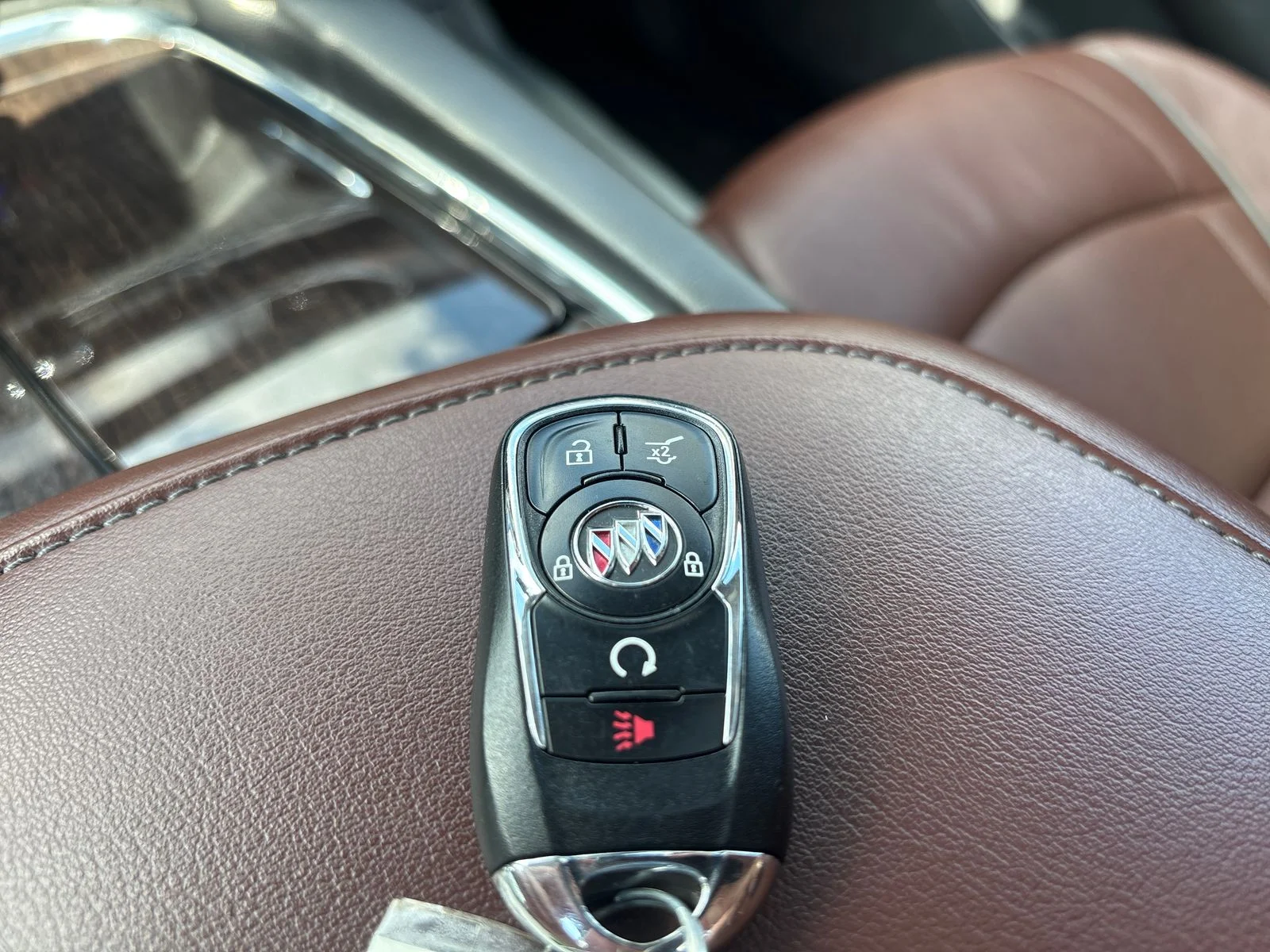 Used 2020 Ebony Twilight Metallic Buick Avenir image 25