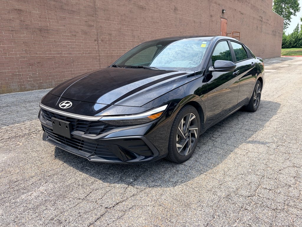 Used 2025 Abyss Black Hyundai SEL Sport image 1