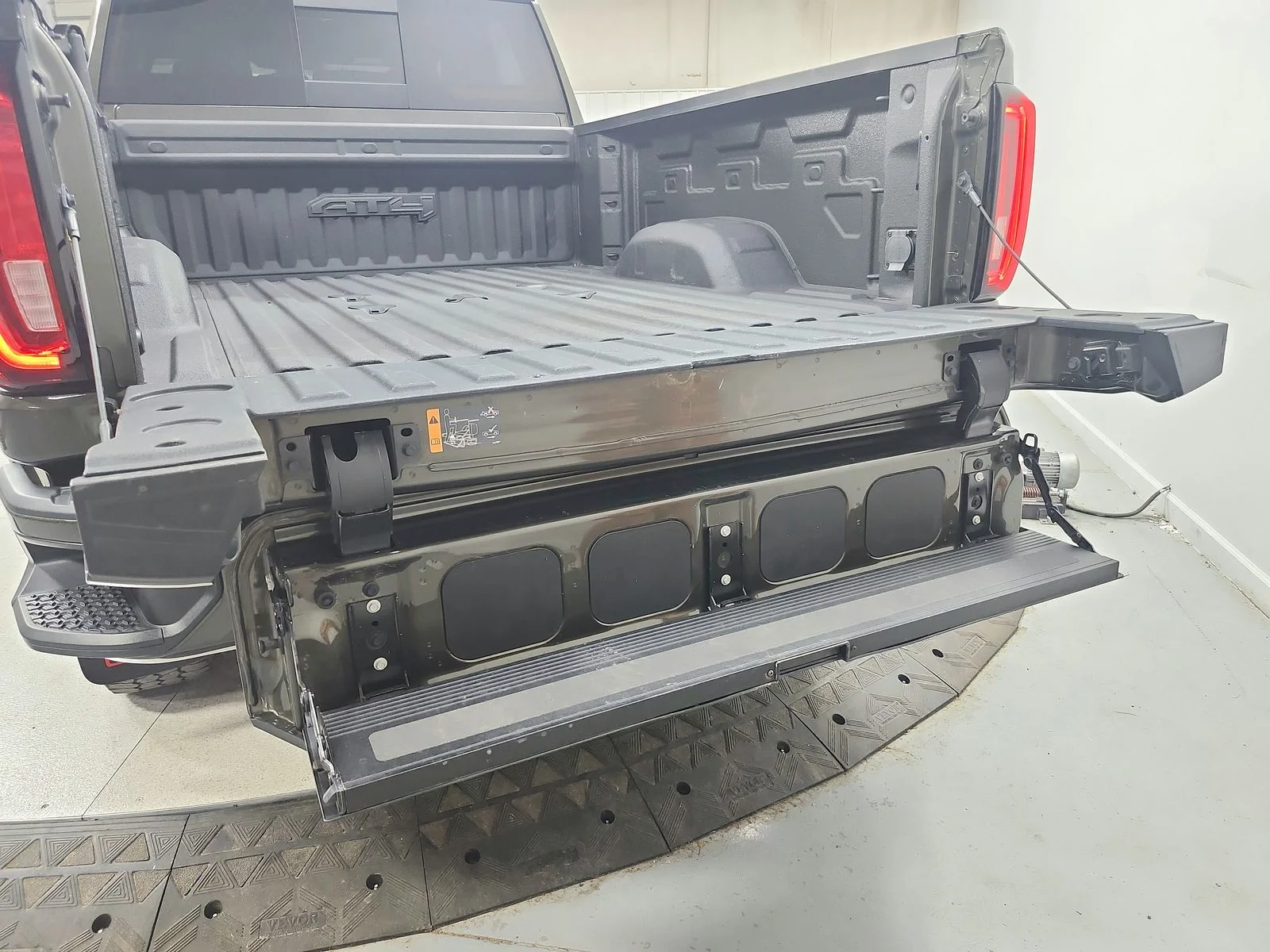 Used 2022  GMC AT4 image 51