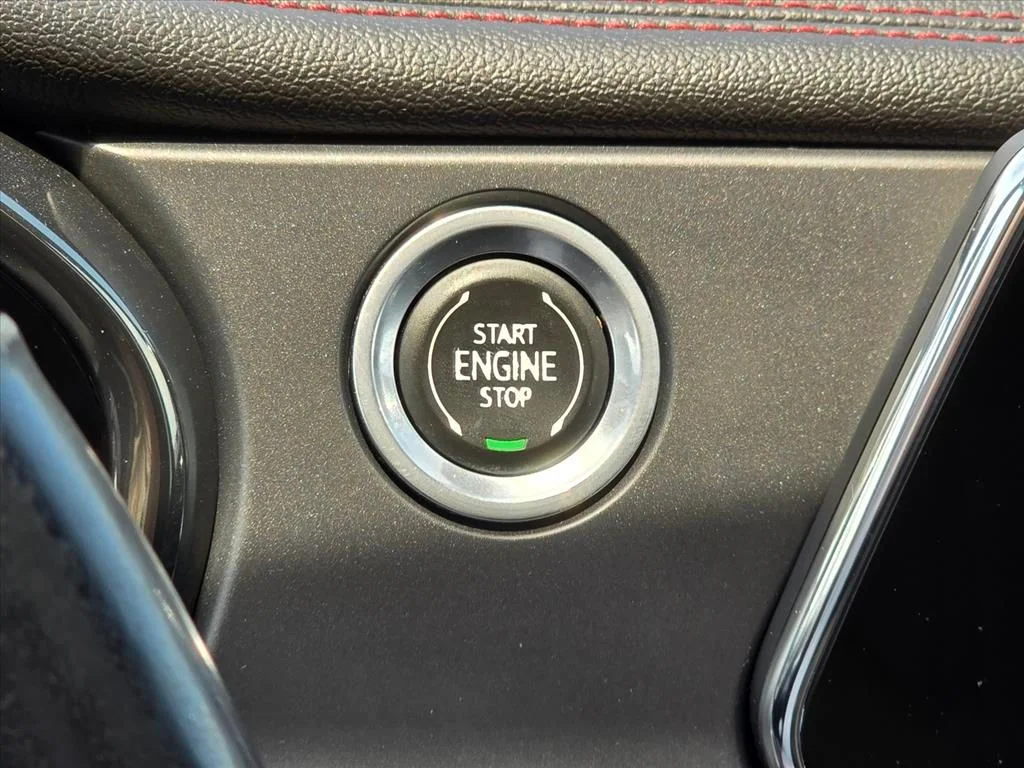 Used 2021 Silver Chevrolet RS image 19