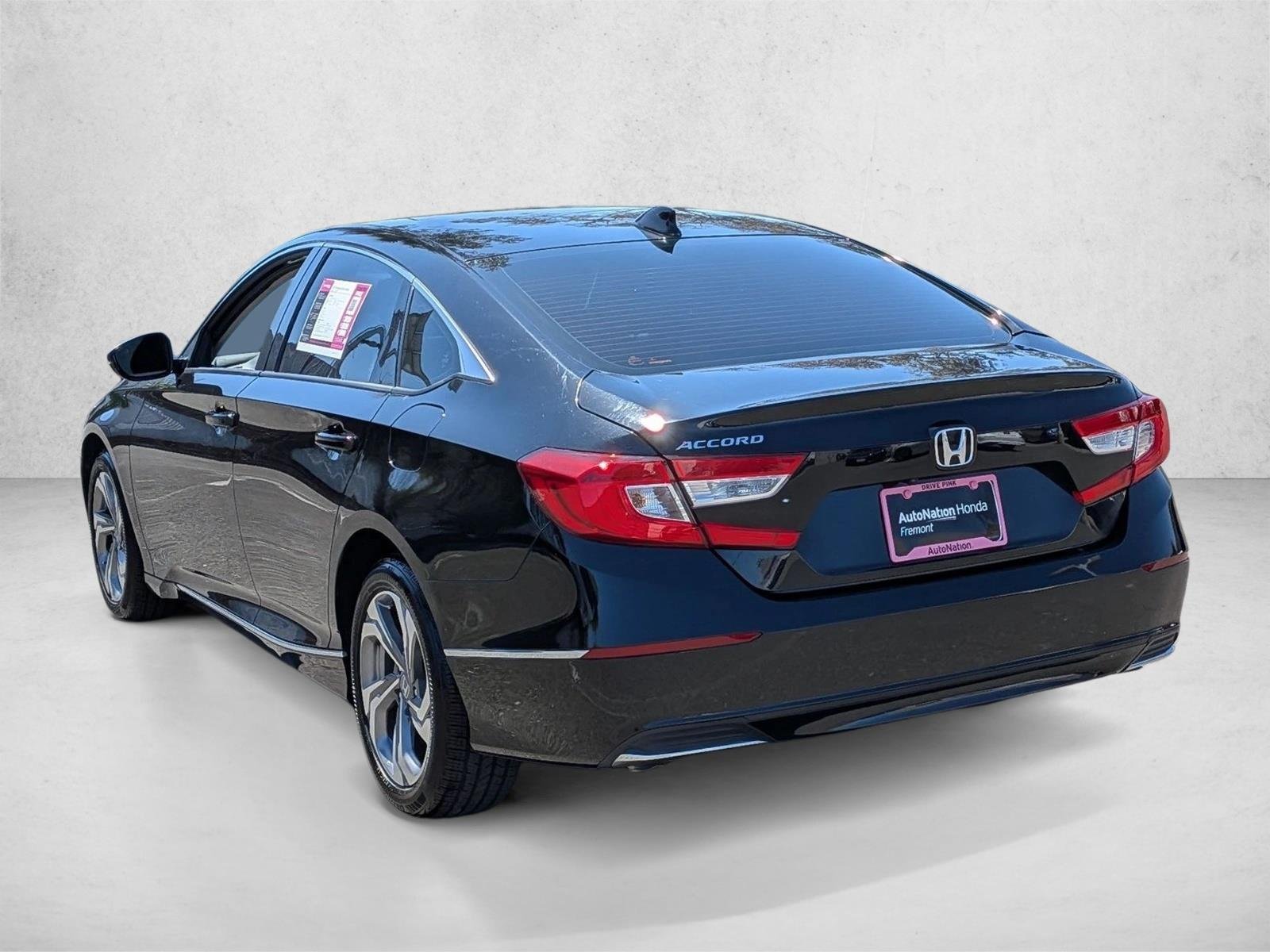 Used 2018 Crystal Black Pearl Honda EX-L 1.5T image 8