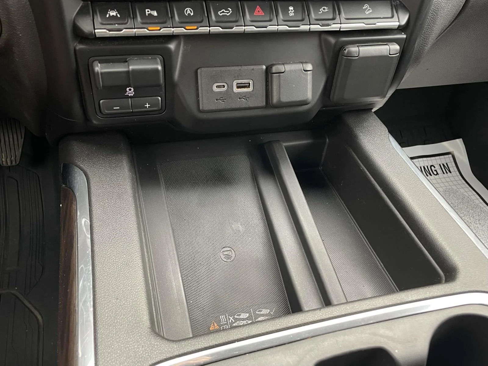 Used 2020 Dark Sky Metallic GMC SLT image 23