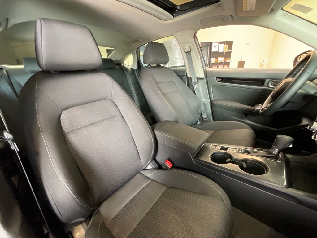 Used 2023  Honda EX image 19