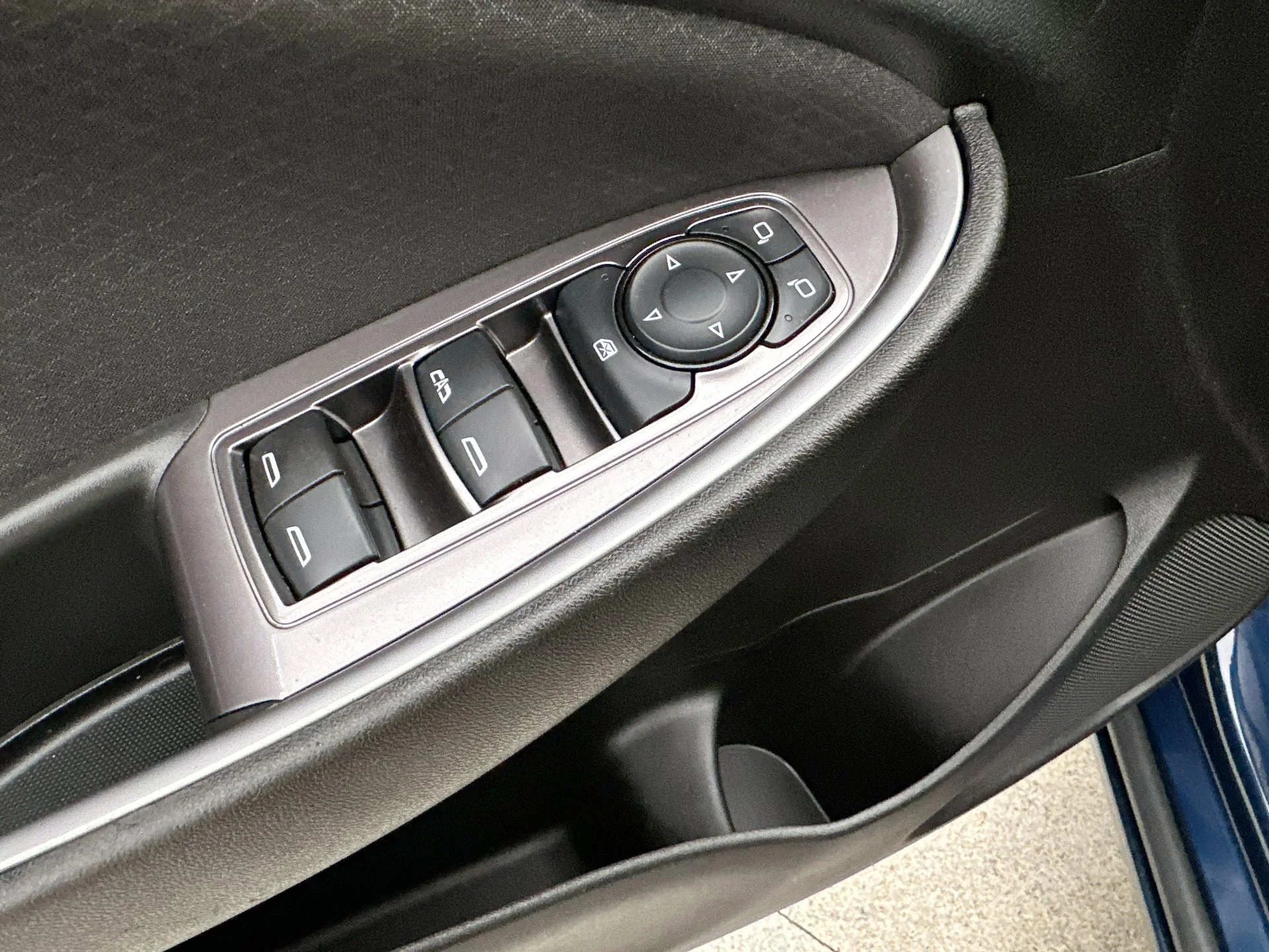 Used 2022 Blue Chevrolet LT image 23