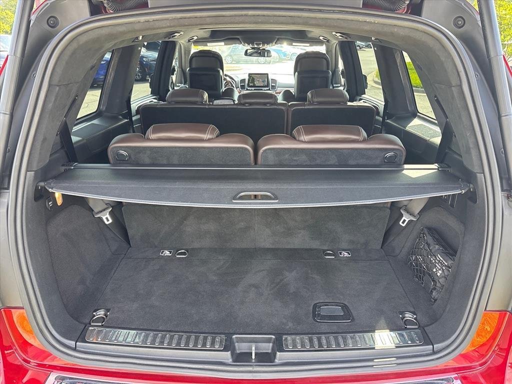 Used 2017 Red Mercedes-Benz 4MATIC® image 27