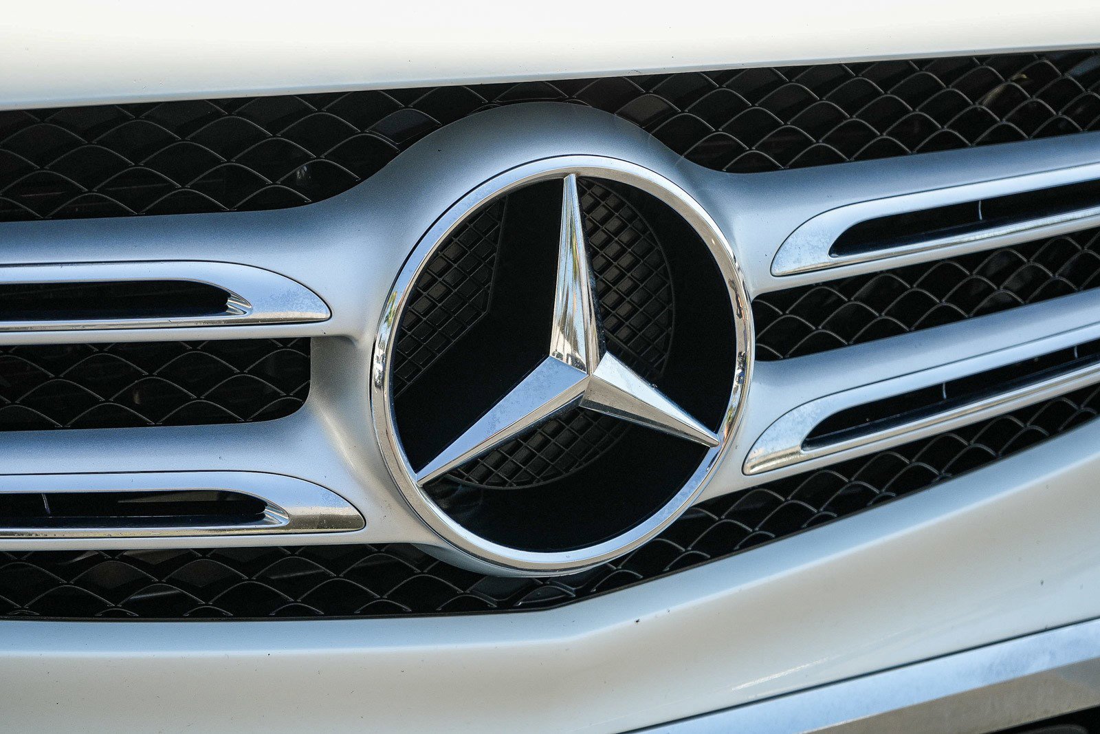 Used 2019 Polar White Mercedes-Benz 300 image 9