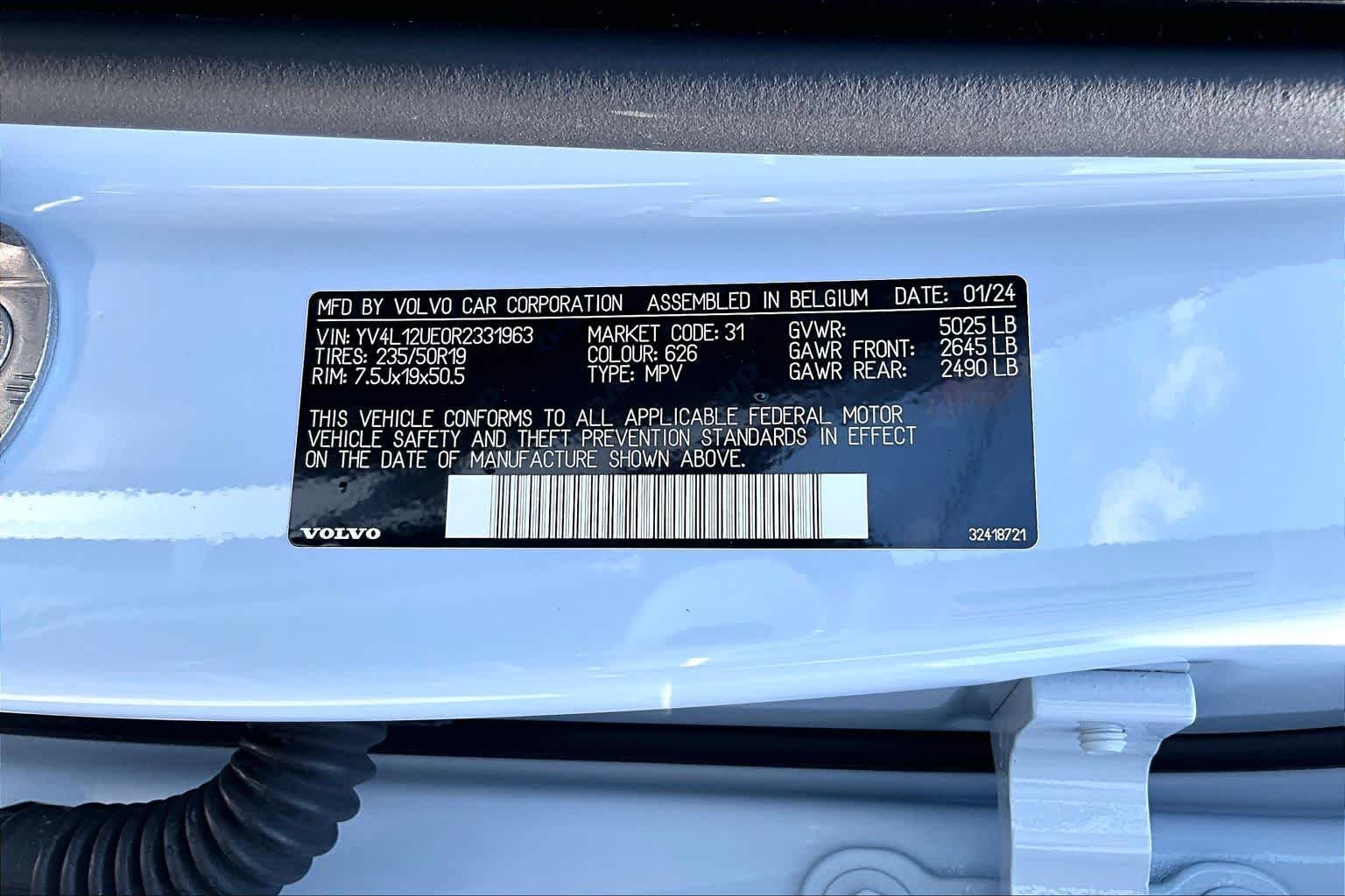 Used 2024 Cloud Blue Volvo Plus Bright Theme image 33