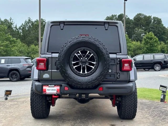 New 2026 Granite Crystal Metallic Clear-Coat Exterior Paint Jeep Rubicon X image 6