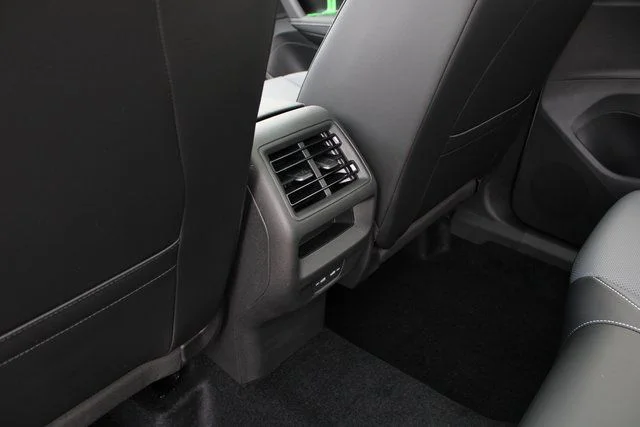 2025 Volkswagen Tiguan SE R-LINE BLACK - Photo 9