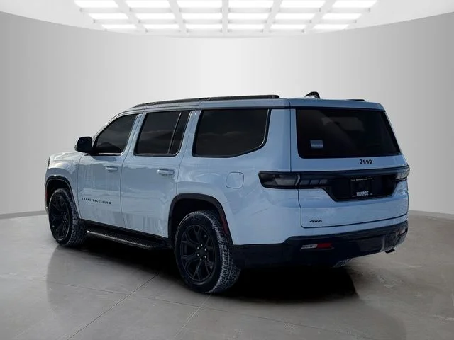 New 2026 Bright White Clear-Coat Exterior Paint Jeep Grand Wagoneer image 5