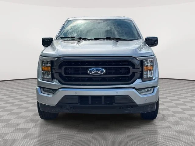 Used 2023 Silver Ford XLT image 2