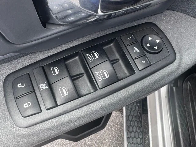 Used 2017 Silver Ram Big Horn image 19