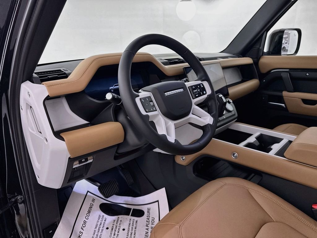 New 2026 Santorini Black Land Rover S image 9