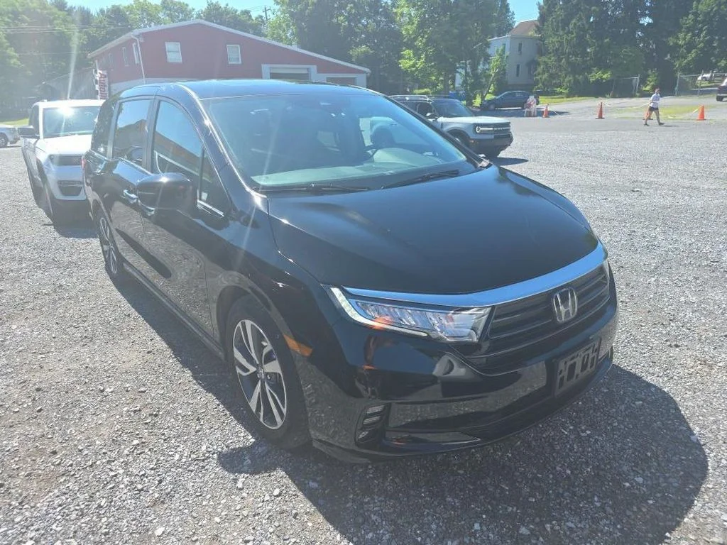Used 2023 Black Honda Touring image 2