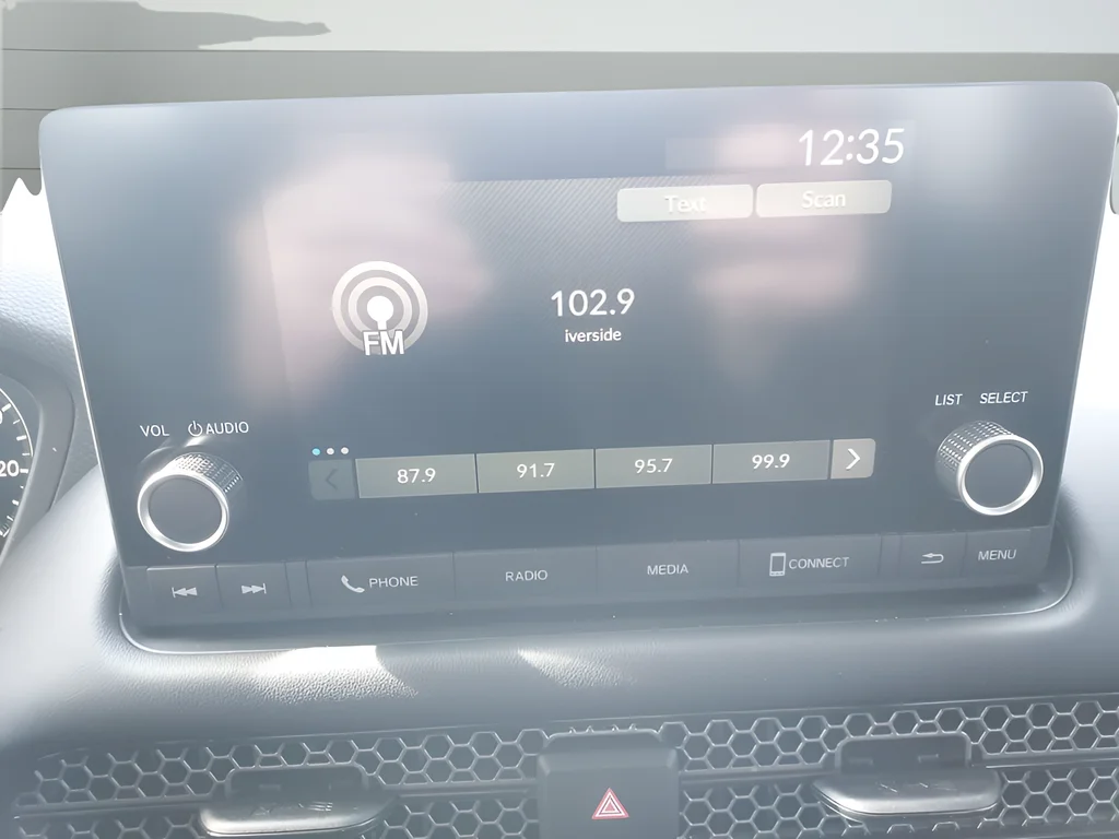 Used 2025  Honda Sport image 17