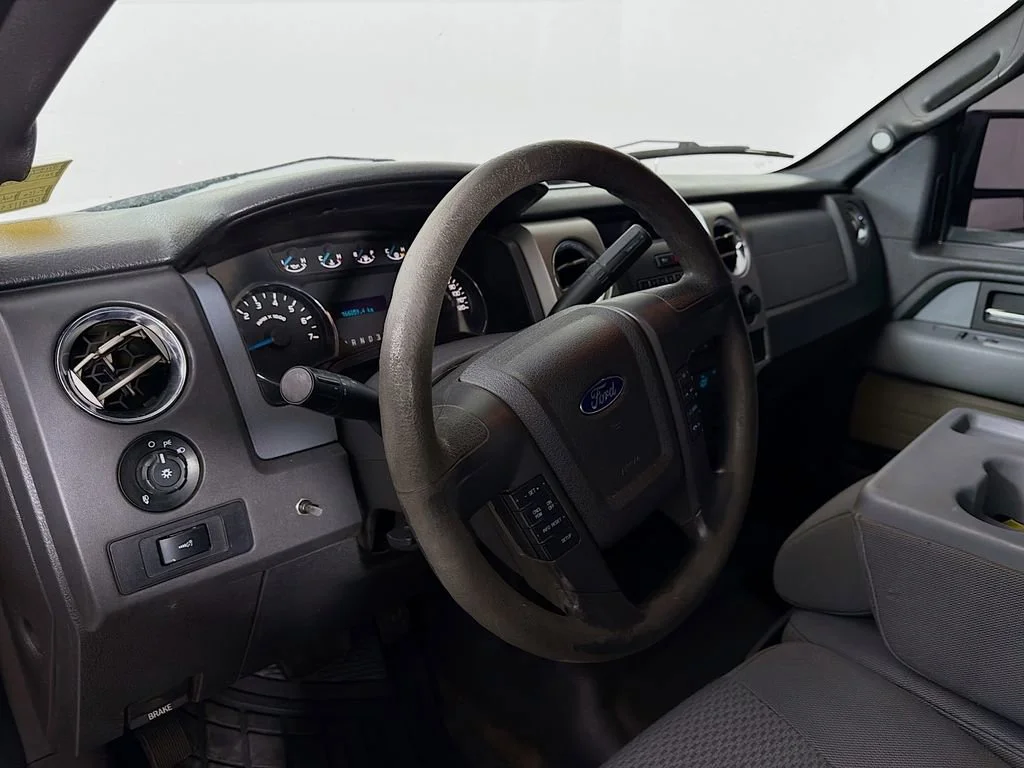 Used 2013 White Ford XL image 10