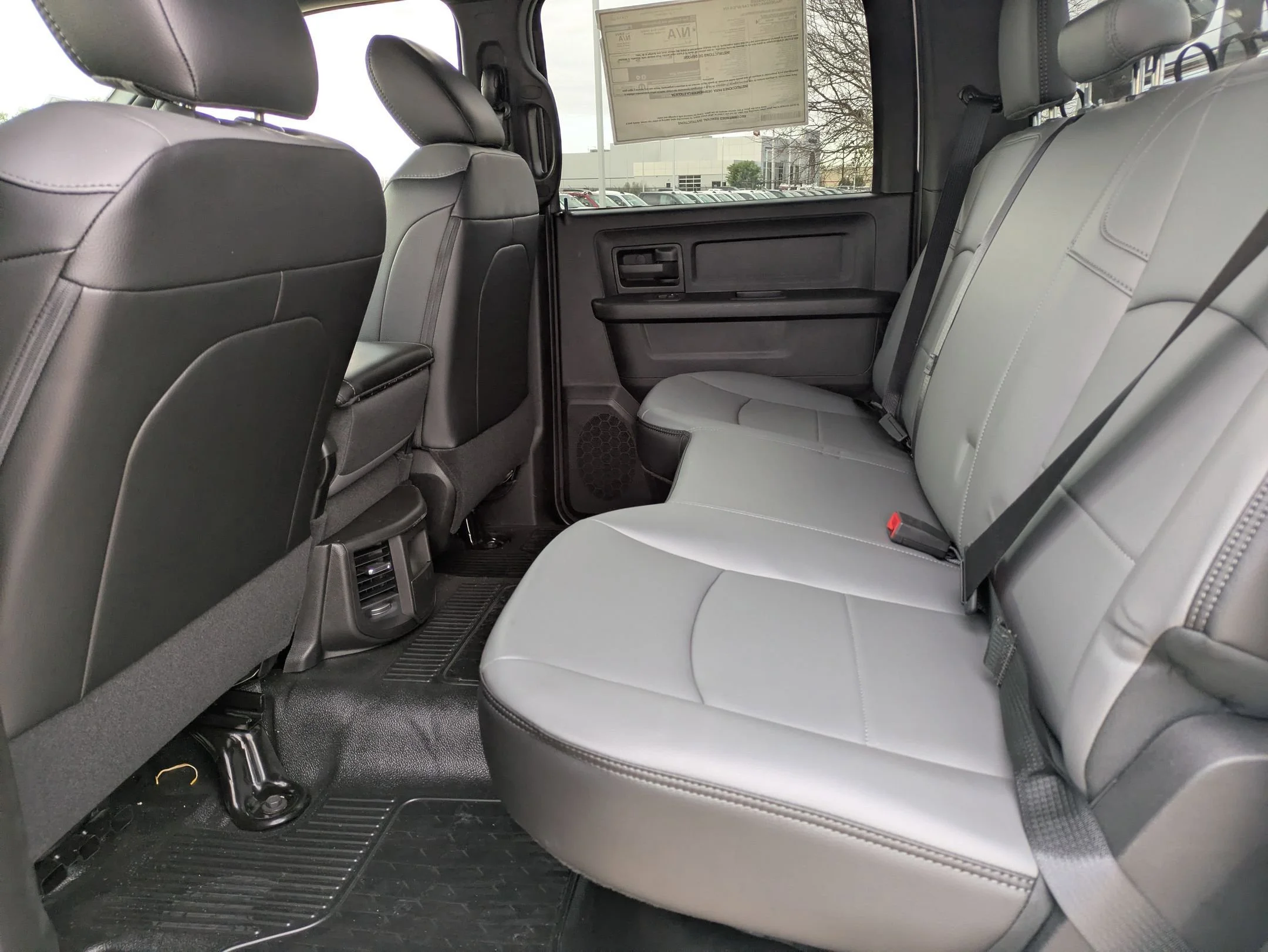 2026 RAM 3500 Chassis Tradesman - Photo 13