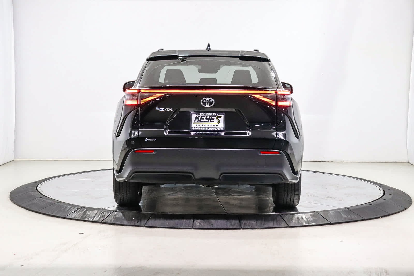 Used 2024 Black Toyota XLE image 3