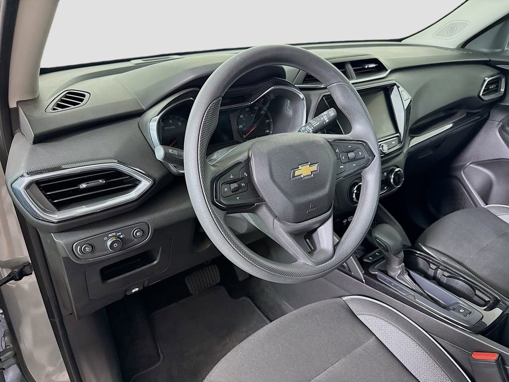 Used 2023 Sterling Gray Metallic Chevrolet LT image 9