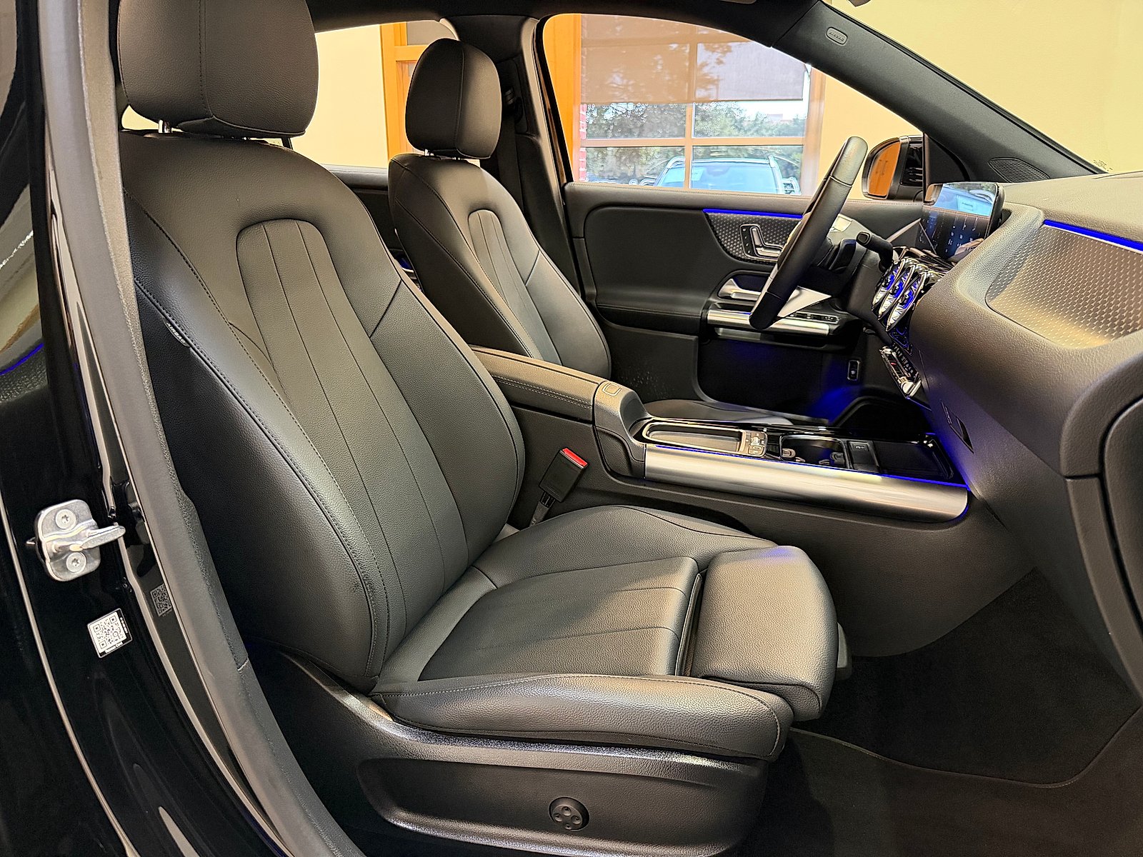 Certified Used 2025 Night Black Mercedes-Benz 4MATIC® image 12