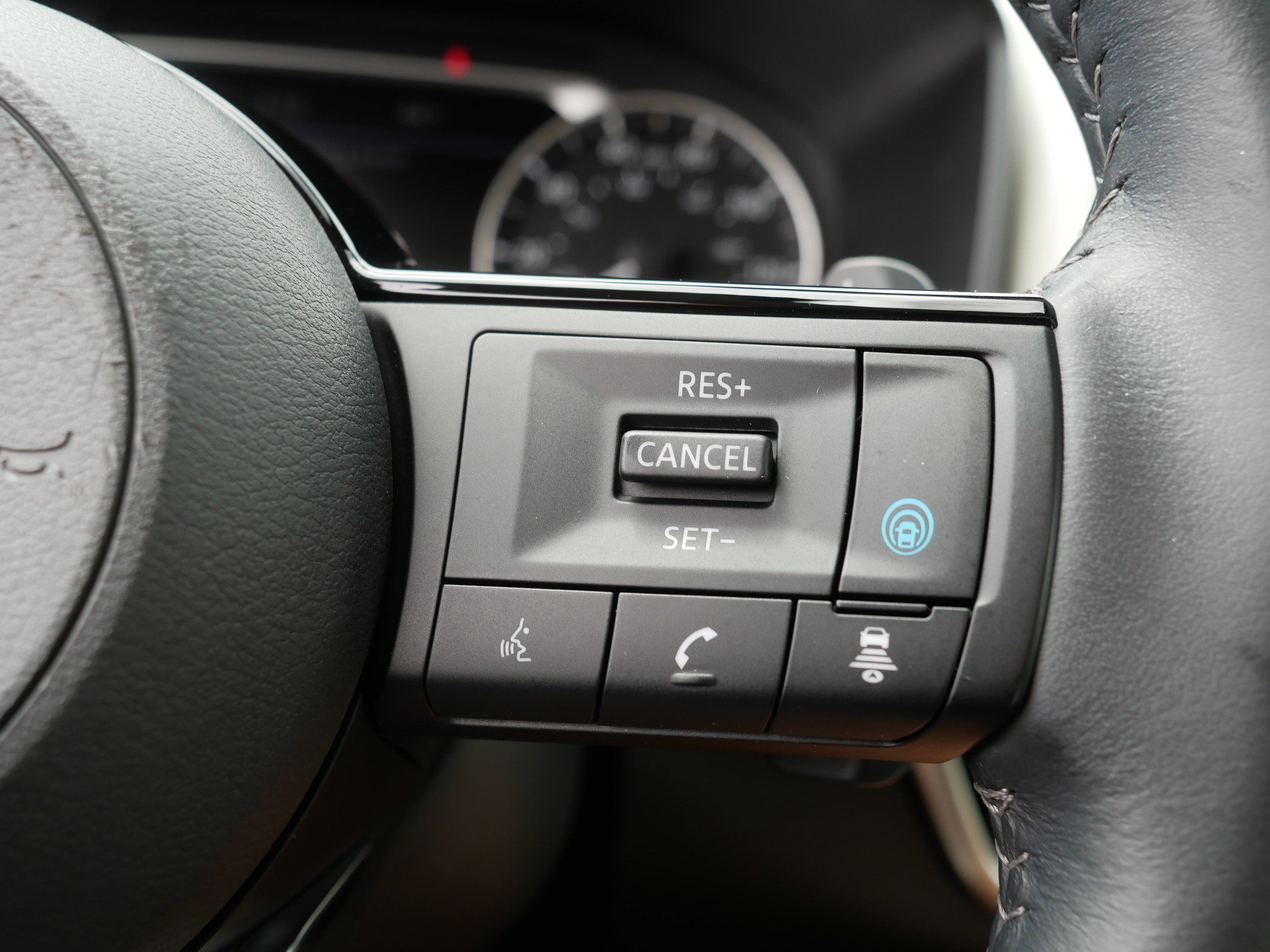Certified Used 2023 Pearl White Tricoat Nissan SL image 29