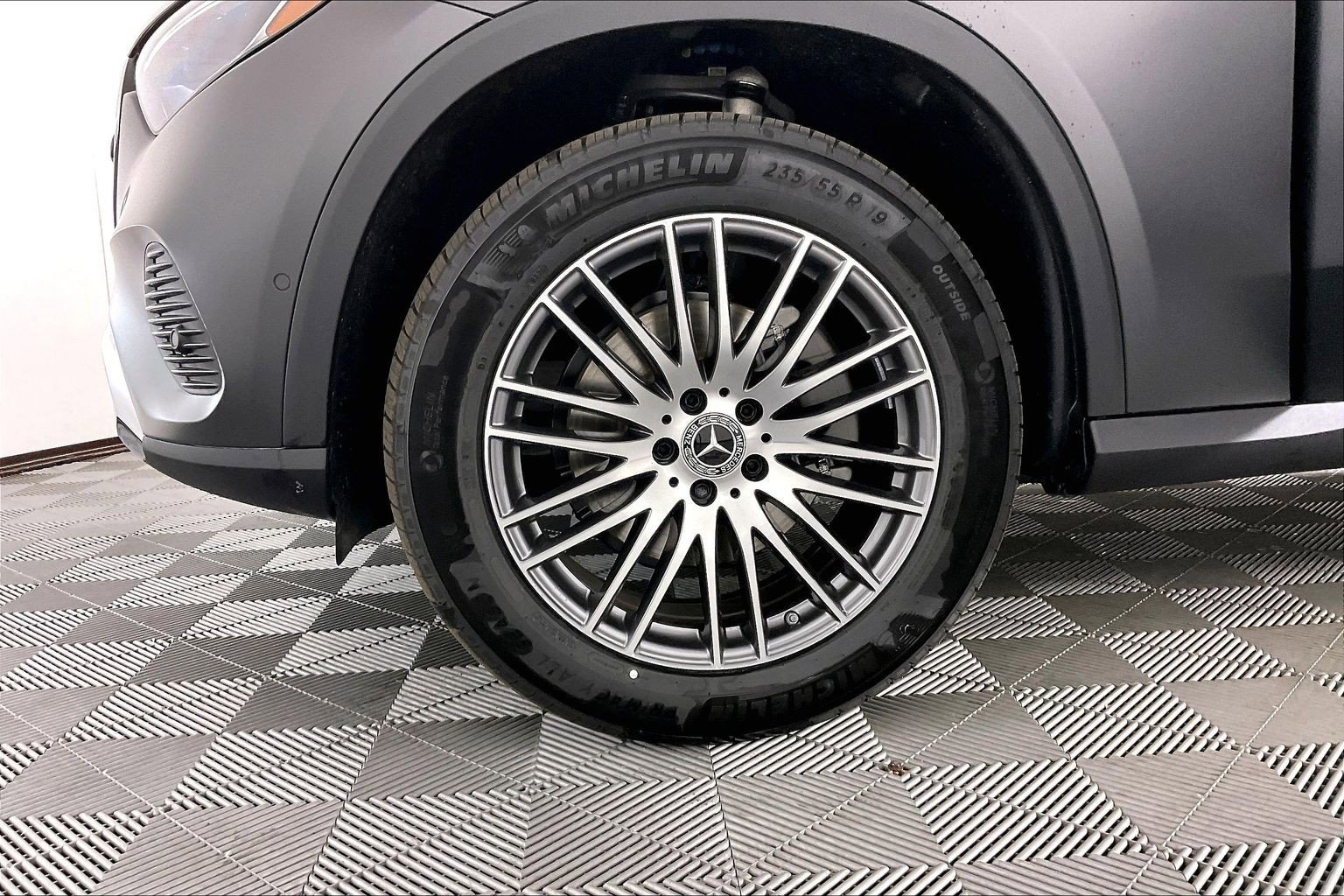 New 2026 MANUFAKTUR exclusive graphite grey magno Mercedes-Benz GLC 300 image 24