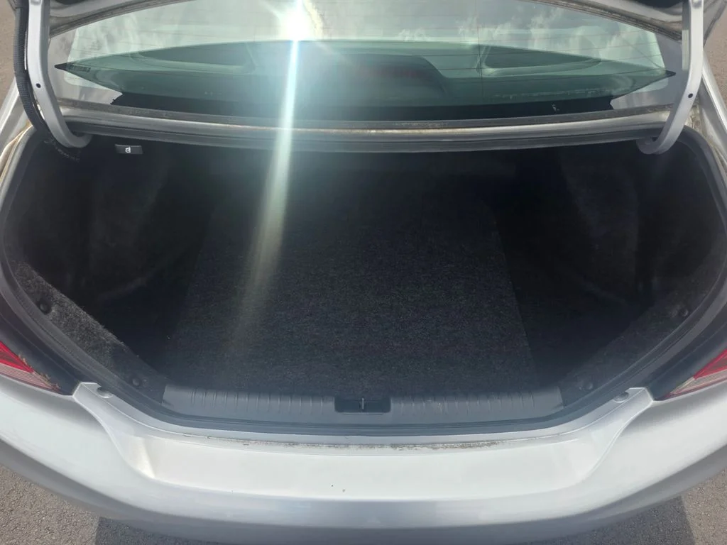 Used 2014 Alabaster Silver Metallic Honda LX image 14