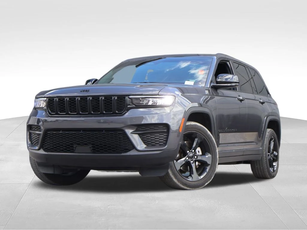 2023 Jeep Grand Cherokee Altitude 4x4's photo