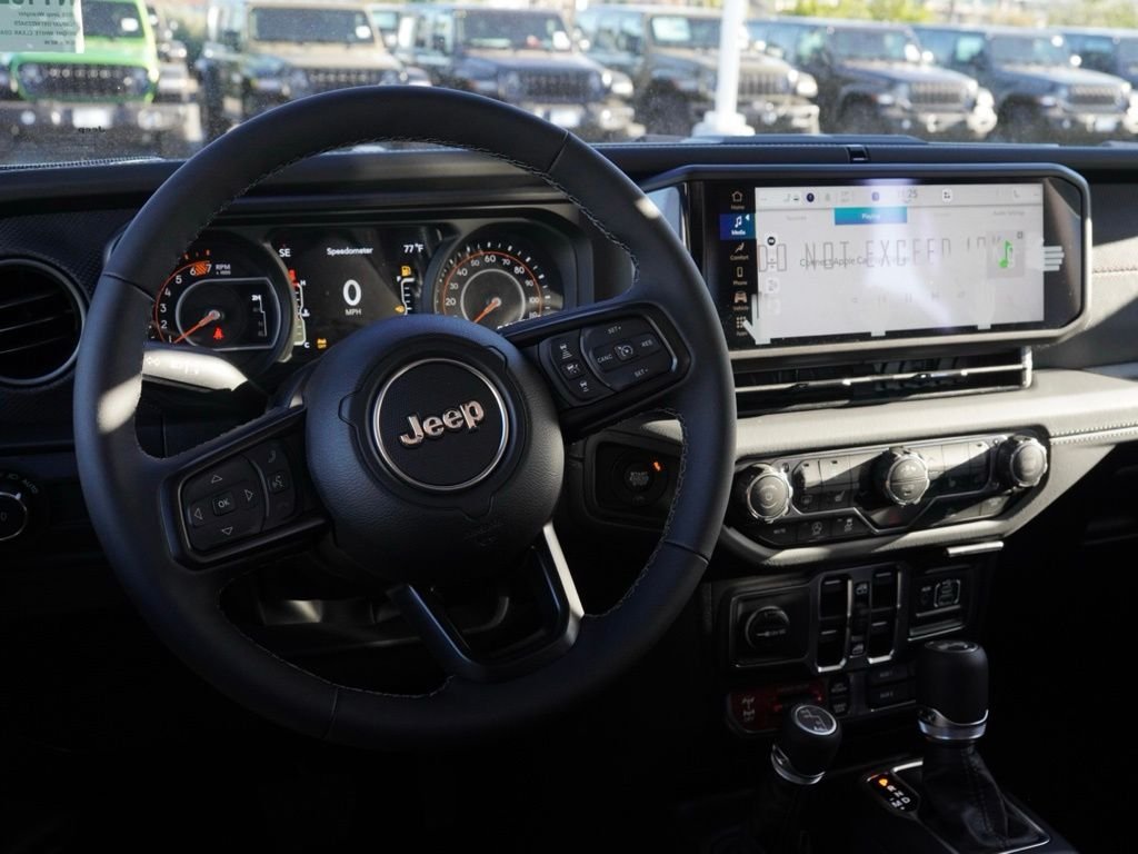 New 2026 Bright White Clear-Coat Exterior Paint Jeep Rubicon image 25