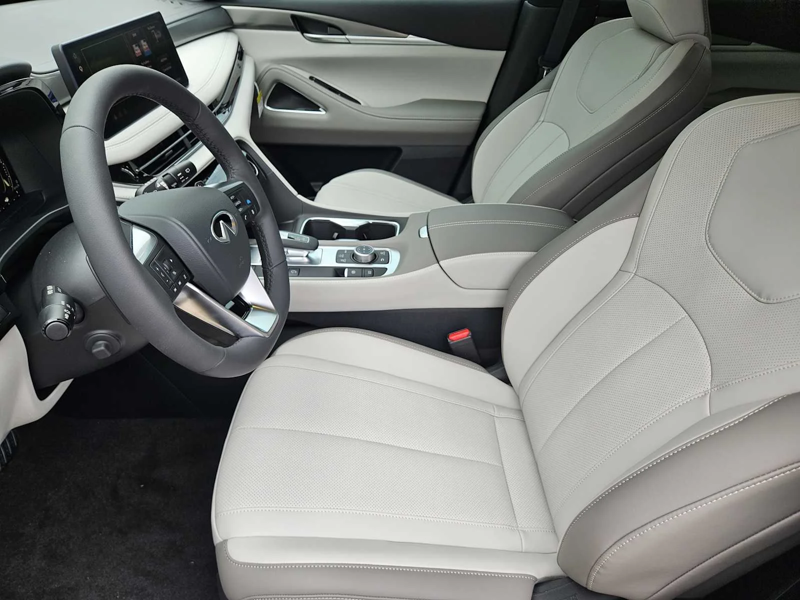 New 2027 HARBOR GRAY INFINITI Luxe FWD image 8