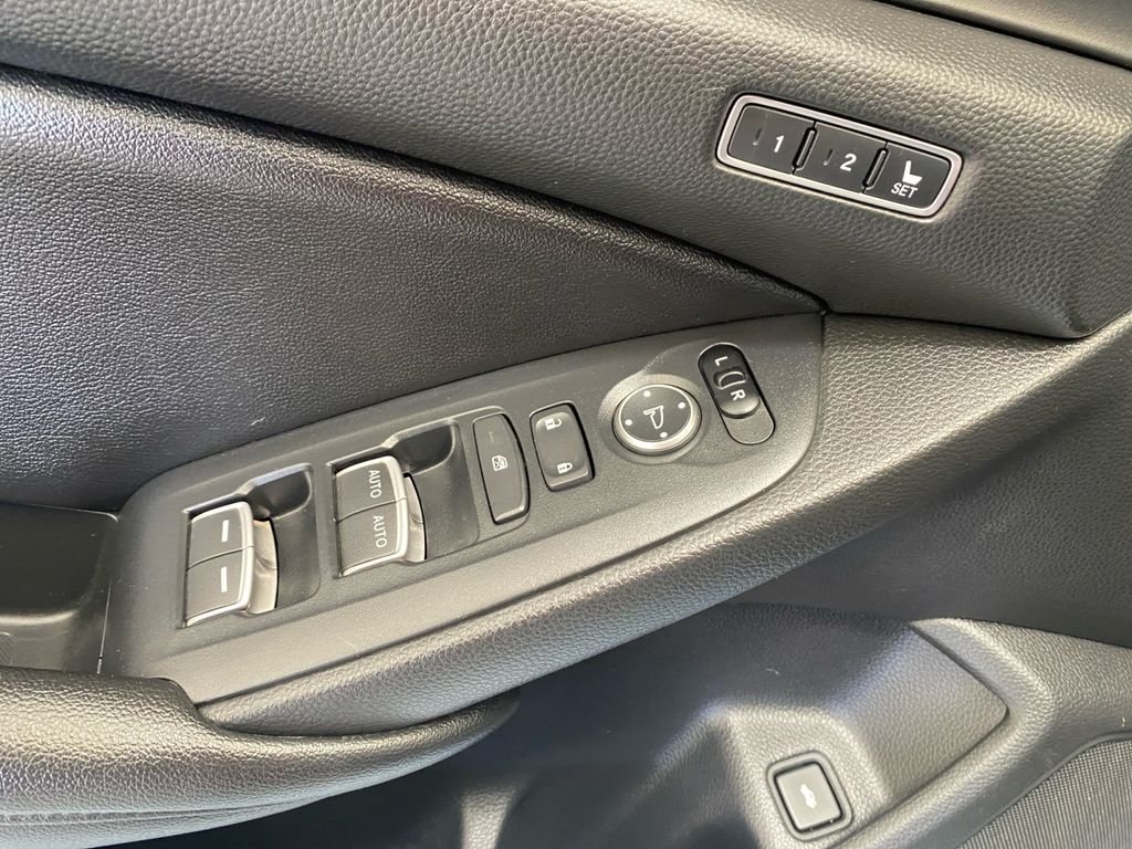 Used 2019  Honda EX-L image 12