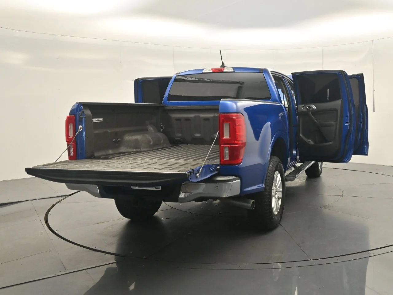 Used 2019 Lightning Blue Metallic Ford XLT image 56