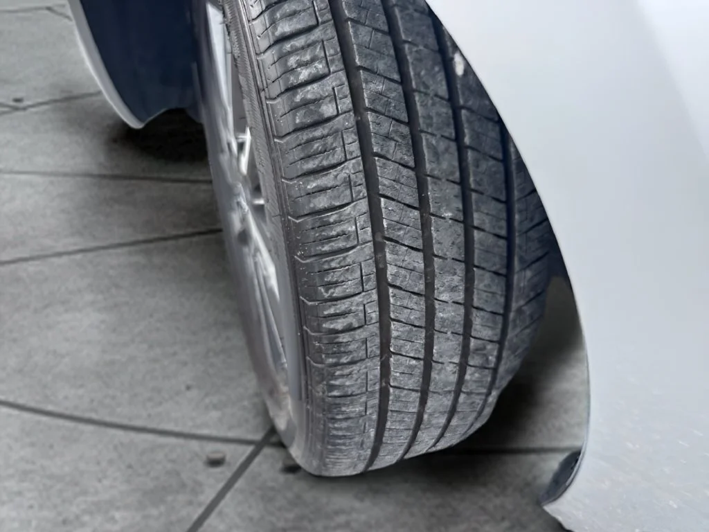 Used 2025 Silver Nissan 1.6 SV image 30