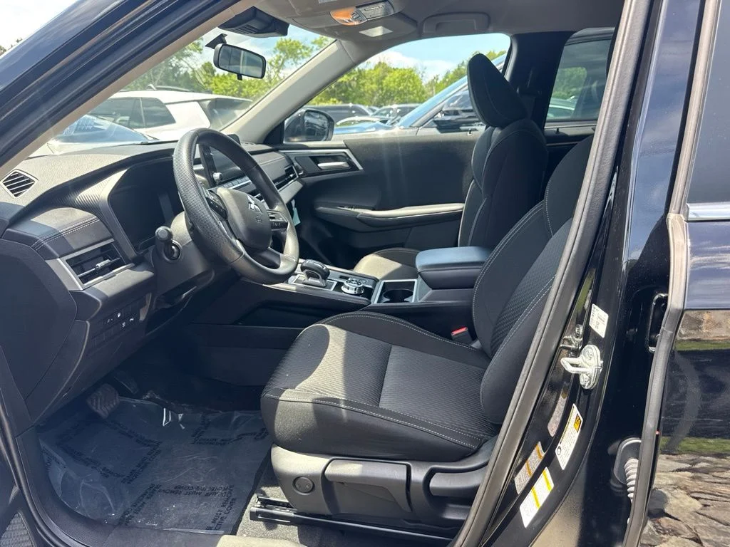 Used 2025 Black Mitsubishi ES image 3
