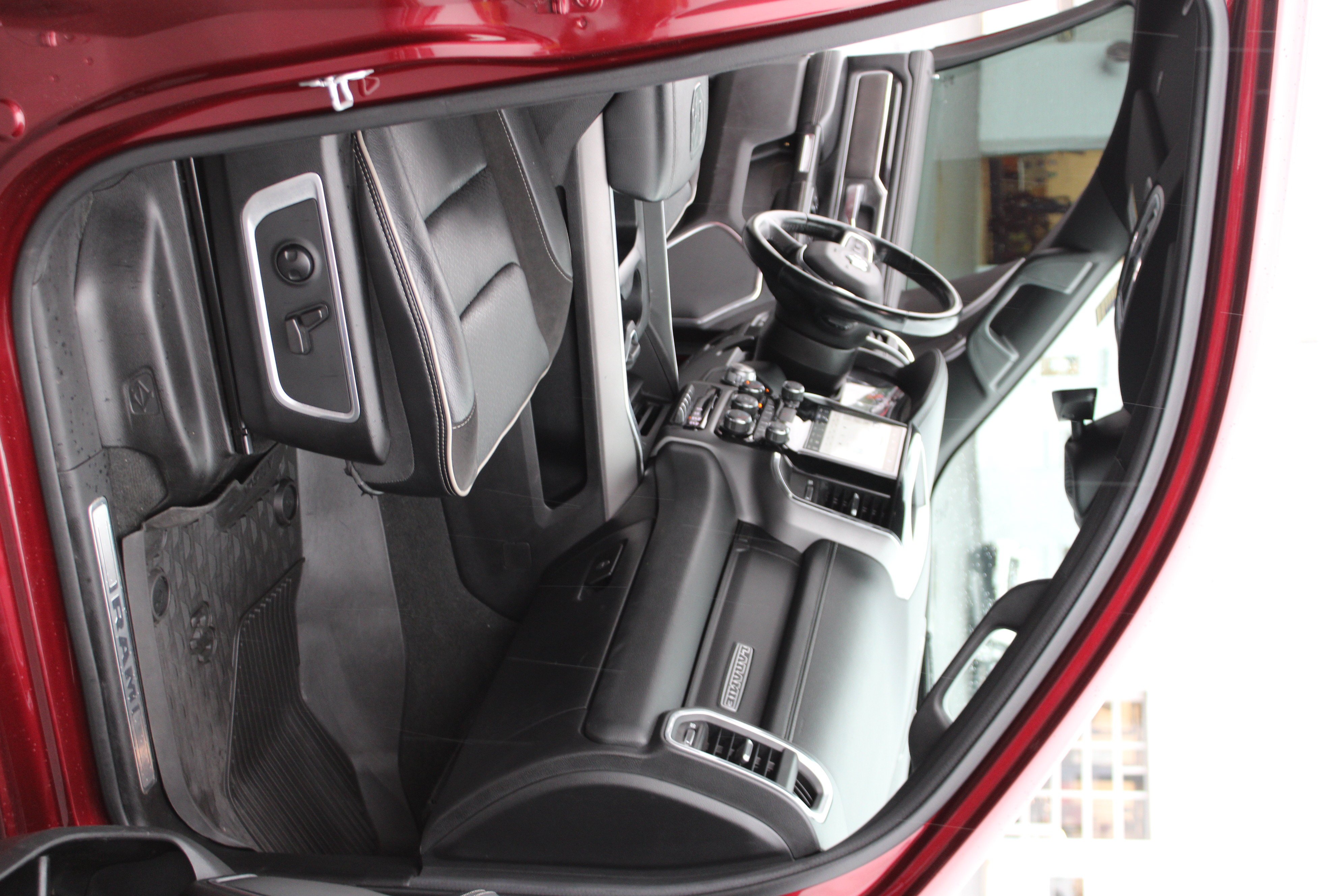 Used 2022 Delmonico Red Pearlcoat Ram Laramie image 20