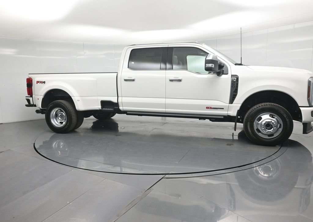 New 2026 Star White Metallic Tri-Coat Ford Platinum image 23