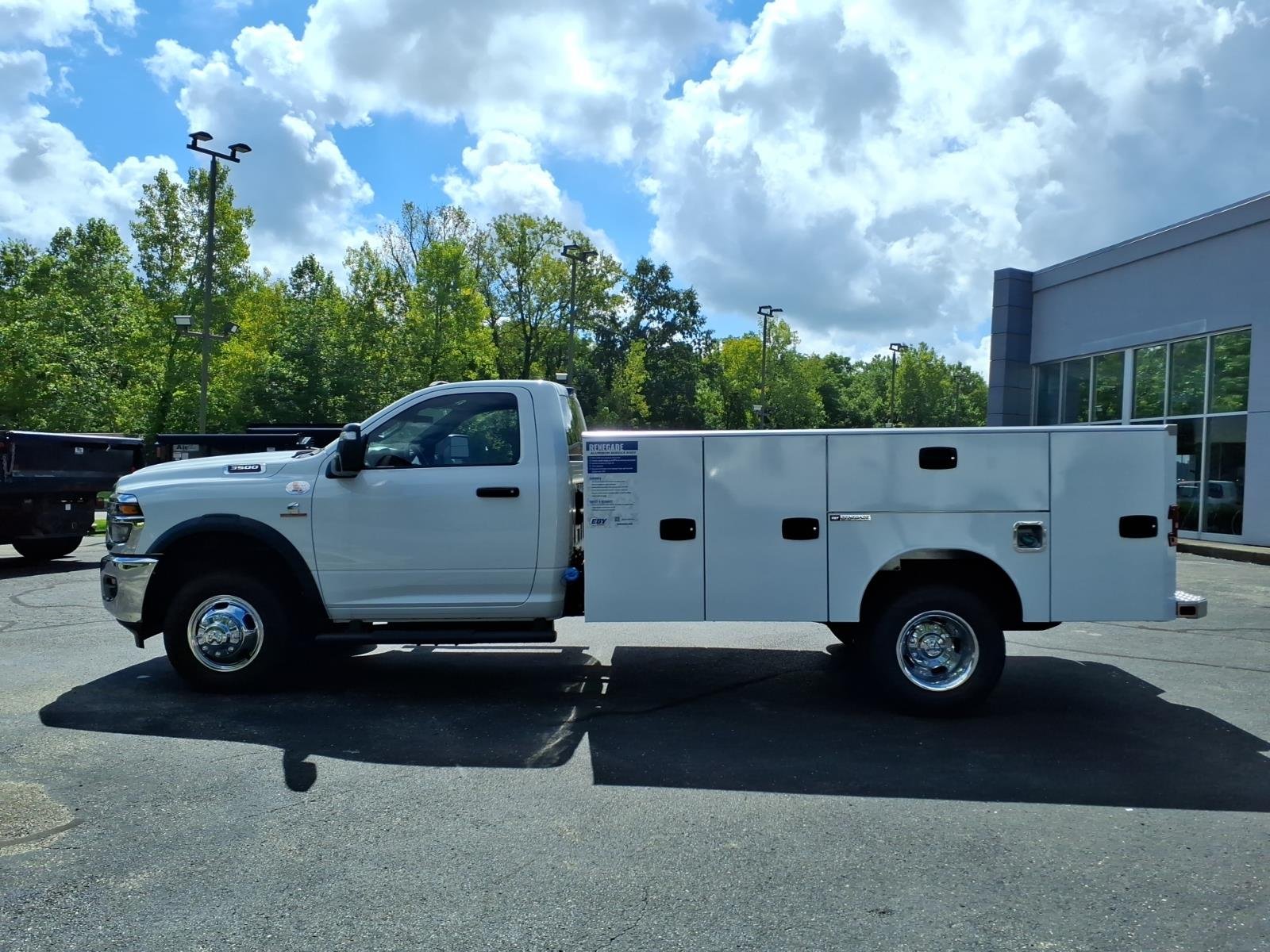 New 2026 Bright White Clear-Coat Exterior Paint RAM Tradesman/Big Horn image 4