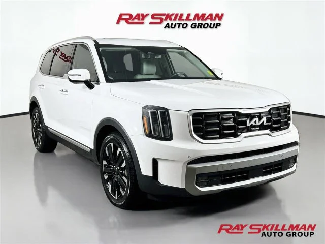 Used 2023 White Kia SX-Prestige image 1