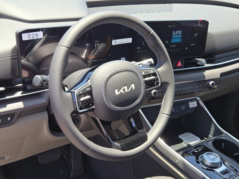 New 2026 Snow White Pearl Kia EX image 12